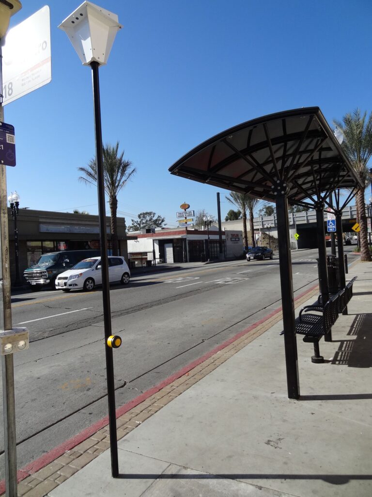 PV Stop Solar Bus Pole
(Whittier Blvd & East LA) Image