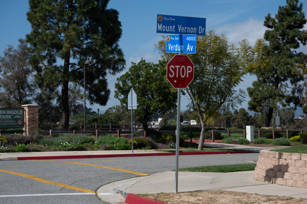 Photo depicting the Intersection of Mt. Vernon Dr and Verdun Ave