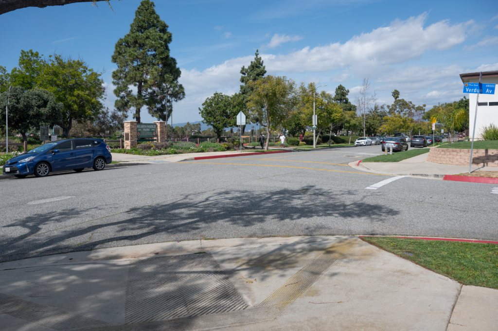 Photo of Mount Vernon Drive and Verdun Avenue existing marked crosswalk (northbound)