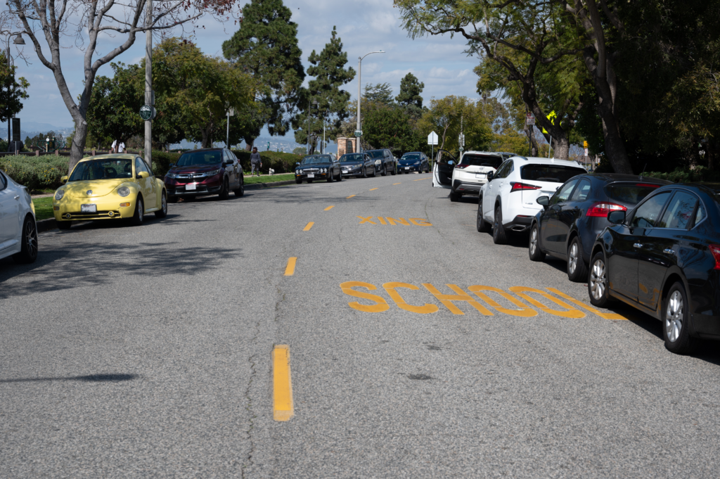 Photo of Mount Vernon Drive and Verdun Avenue (northbound)