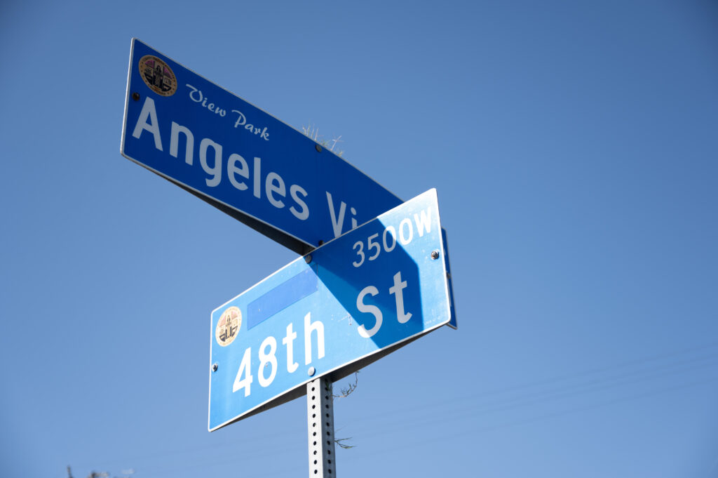 Street name signs at the intersection of Angeles Vista at 48 St.